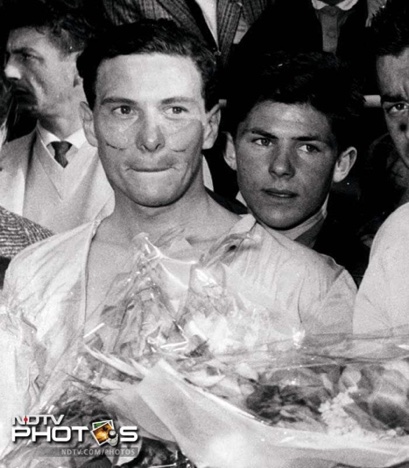 Les fleurs du vainqueur...
© AFP Images Les fleurs du vainqueur...
© AFP Images